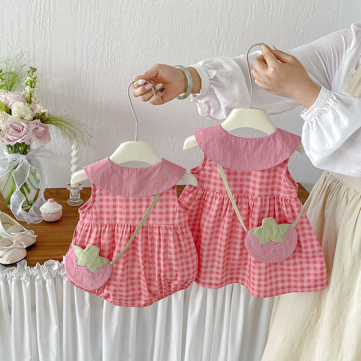 Cotton Gingham Vest Dress for Toddlers, Summer Stylish Baby Romper Set, Twin Matching Outfits